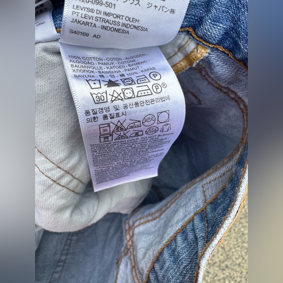 Distressed Levi’s 527 34x34 Jeans - Picture 8 of 8